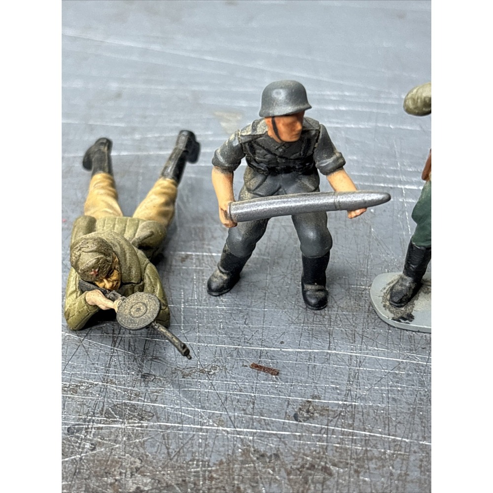 Lot of 4 WWII Soldiers & Officers 1:35 Scale Models‎ Completed and Painted - Picture 3 of 6